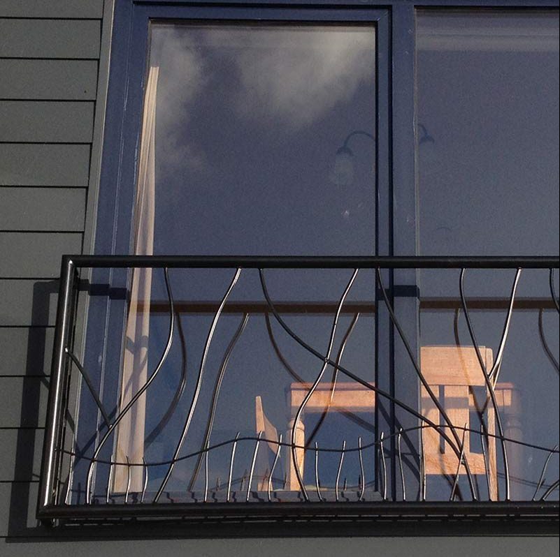 Frans balkon raam hekwerk sierhek ijzeren stalen